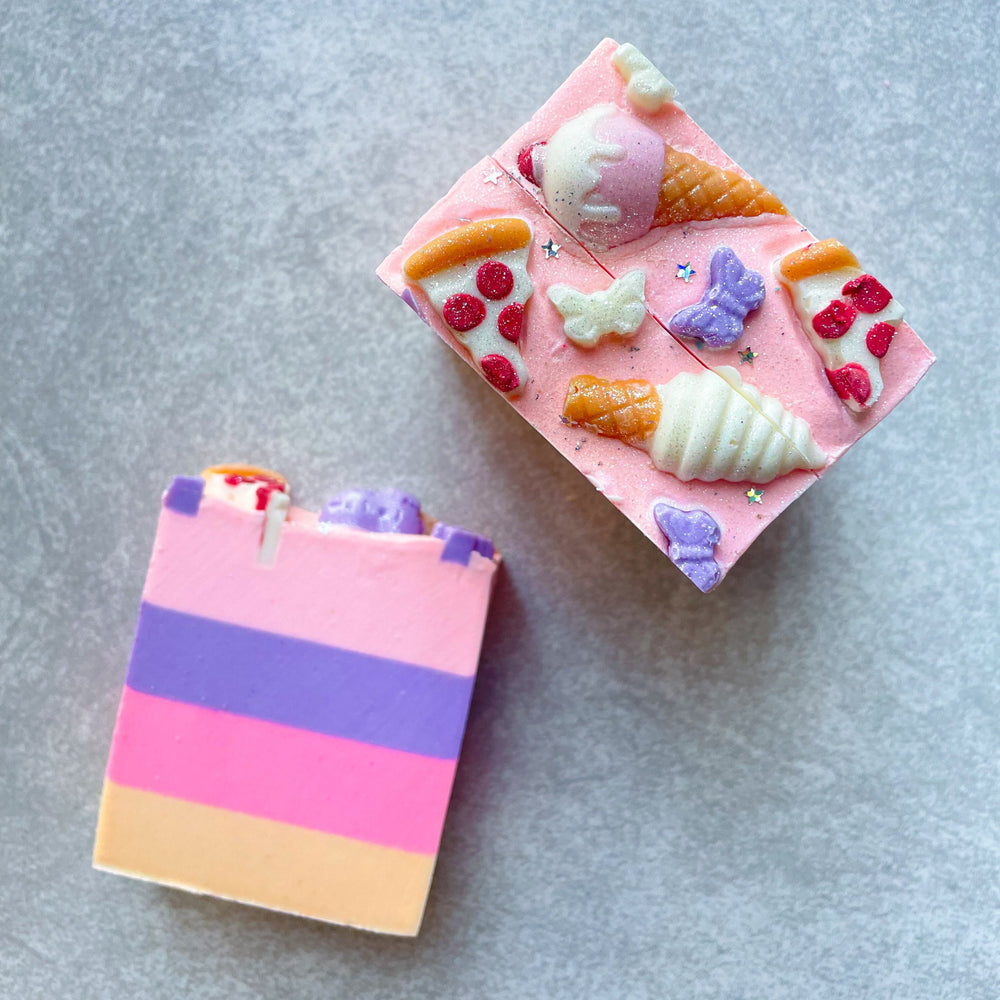 
                      
                        GIRLY WORLD | BAR SOAP
                      
                    